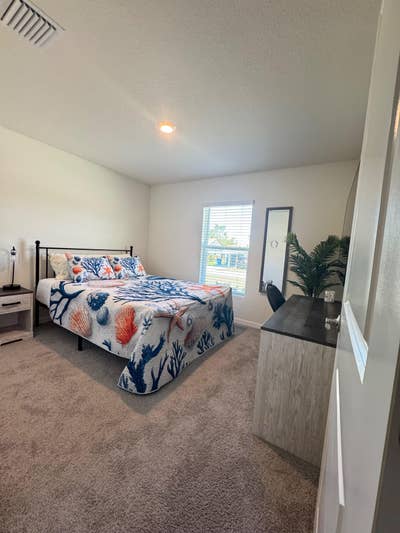 Executive Coastal Retreat | Queen Bed | Gig Fiber  Main Photo