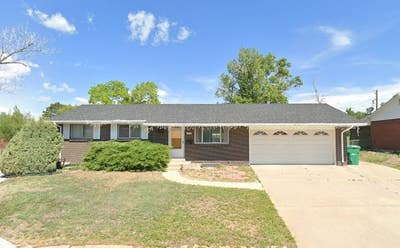 Room in a large shared homegreat neighborhoodfrie Main Photo