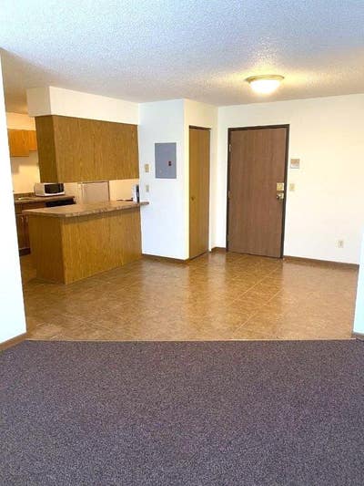 Spacious 4Bed 2Bath Apartment Main Photo