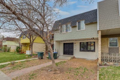 Room in a large shared homegreat neighborhoodfrie Main Photo