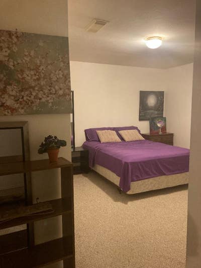 Furnished room in all female household incl utils Main Photo