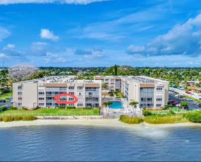 Water Front Condo Main Photo