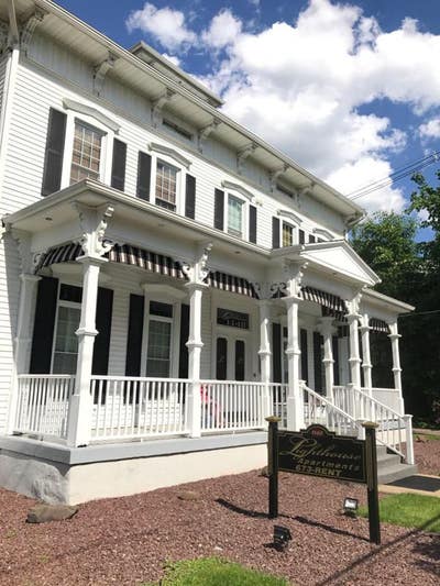 1BR First floordowntown Franklin!  Main Photo