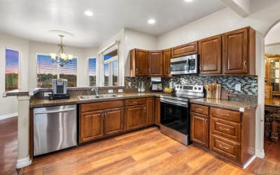 Room in a large shared homegreat neighborhoodfrien Main Photo