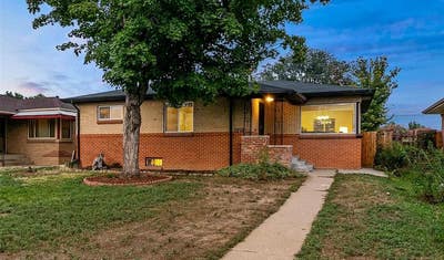 Huge room in a large shared home Main Photo