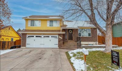 Huge room in a large shared homeprivate bathroomgr Main Photo