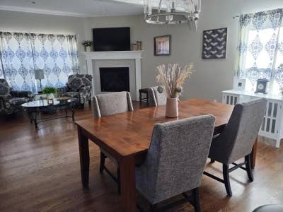 Custer BR #2 upstairs with shared bath Main Photo