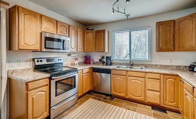 Room in a large shared homegreat neighborhoodfrien Main Photo