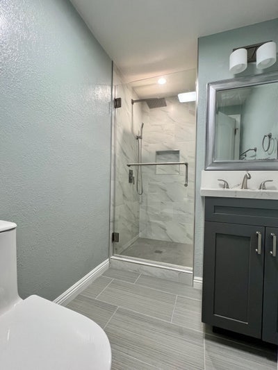 Beautiful room with shared bathroom  Main Photo