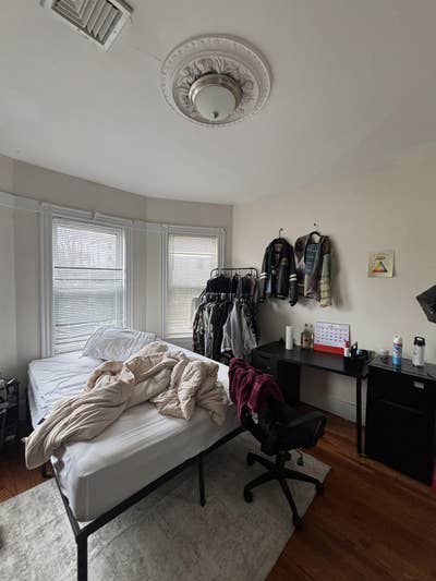 9 sunset individual room  Main Photo