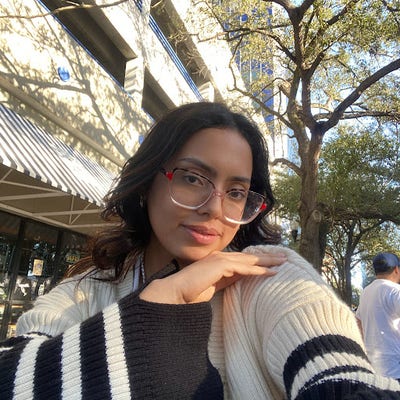 Female looking for Santa Monica room now Main Photo