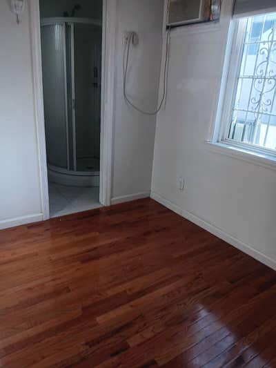 Affordable rooms with private bath and entrance  Main Photo