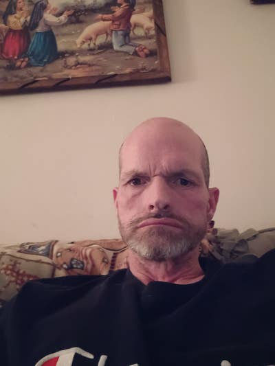 46 year old Male seeks a small or large room Main Photo