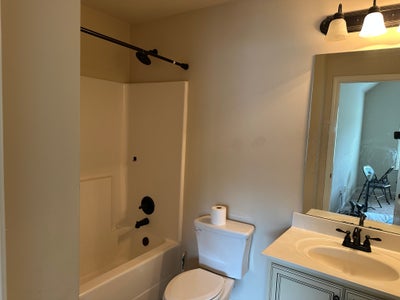 Nice home. Your own bathroom  Main Photo