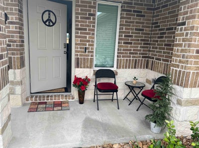 King sized bedroom  Main Photo