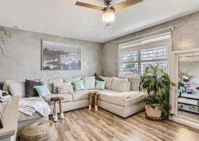 Room in a large shared homegreat neighborhoodfrie Main Photo