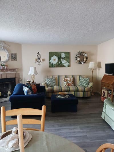 1 Unfurnished Bedroom   Main Photo