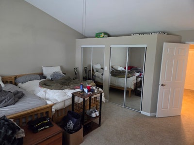 20 by 20 room.  Brand new window Main Photo