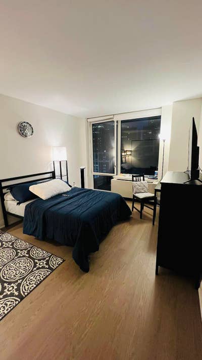 No fee, Furnished Room in Luxury Midtown High-Rise Main Photo