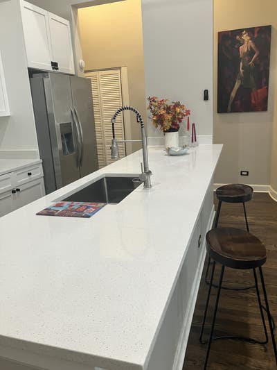 Room near the Medical Center Main Photo