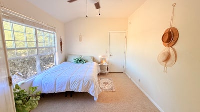 Cozy room with all bills included  Main Photo