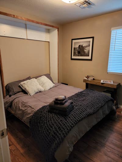 Spare room for rent in a 3 bedroom house with a po Main Photo