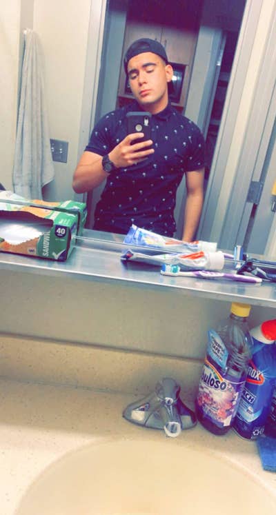 24 year old male looking for SFV room now Main Photo