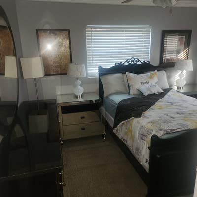 Clean room  Main Photo