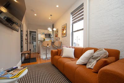 1 bed in Columbus Circle on a flexible lease Main Photo