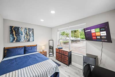  Newly Renovated 🛠️ | ️ Dual Kitchens |  TV & 🧊  Main Photo