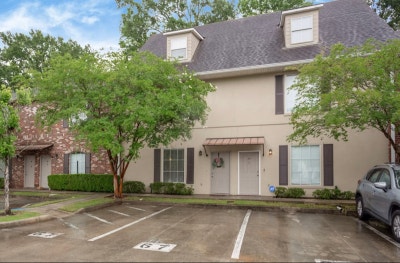 _BR Townhome on LSU Campus Main Photo