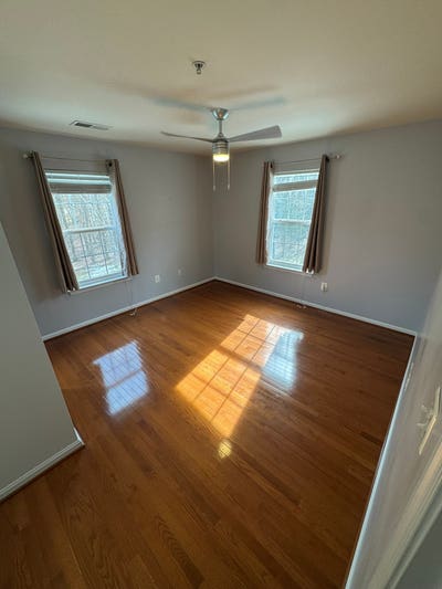 Private Bedroom in Large Home_Utilities + WiFi In Main Photo