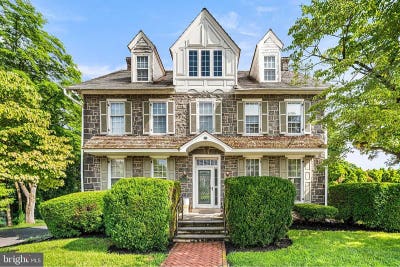 Gorgeous 1 BR apartment in Historic Elverson Main Photo