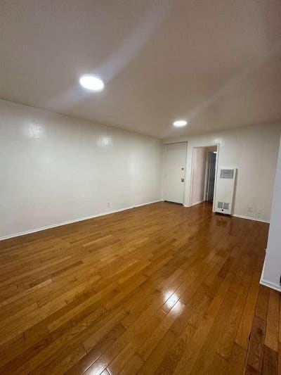 1bed 2nd floor great unit wood floors parking avai Main Photo