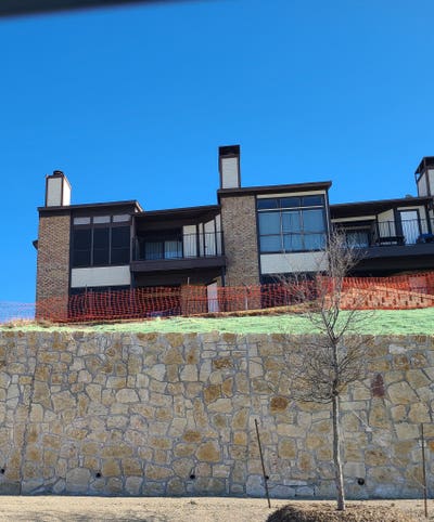 2nd Floor Condo with Marina view Main Photo