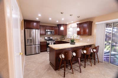 Prime Glendale Home Main Photo