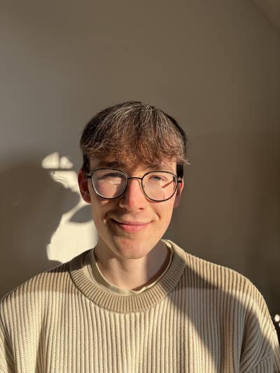 Student looking for a room in LA from August Main Photo