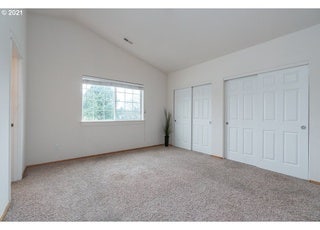 Large Master Bedroom with Private Ensuite Bathroom Main Photo