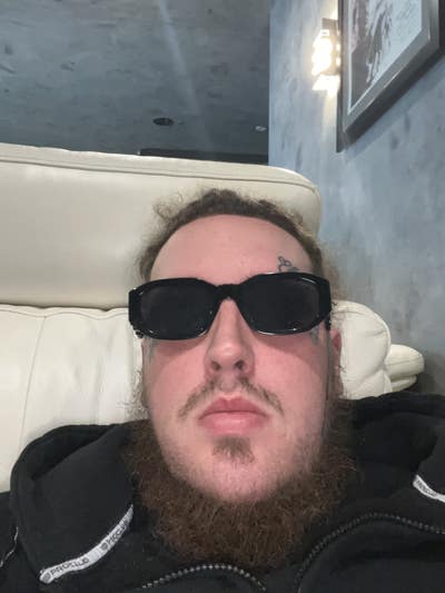 Couple looking for a room in Los Angeles now Main Photo