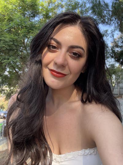 Female looking for a room in Los Angeles Main Photo