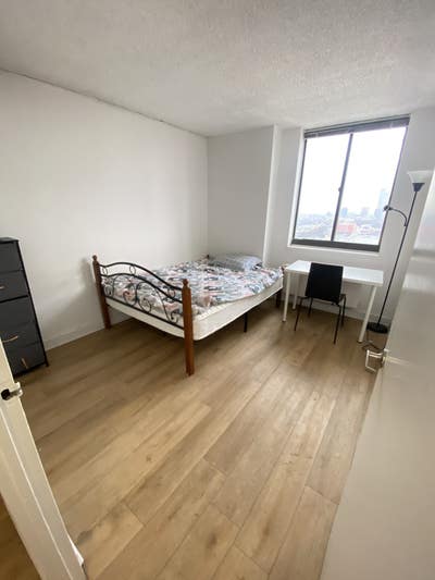  luxury 33rd floor apt, high floor, one month free Main Photo