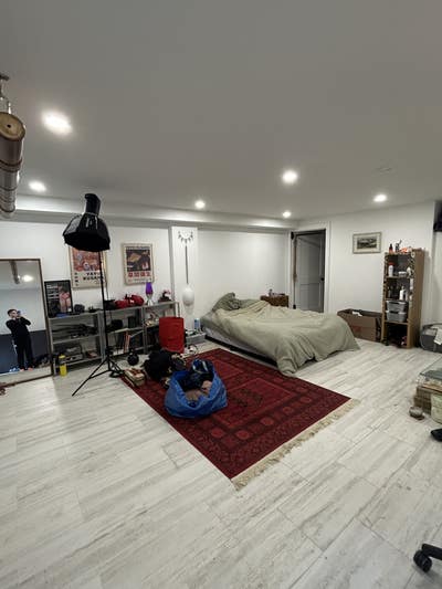 Huge basement room in 3br/3ba apartment Main Photo