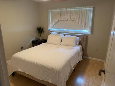 Spare room w private bathroom for rent  Main Photo
