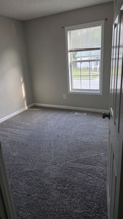 Room available with private bathroom in Dallas Main Photo