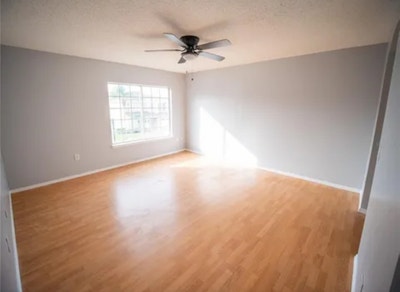 Master room with private bathroom and two closets Main Photo