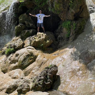 Professional Male seeks a small or large room Main Photo