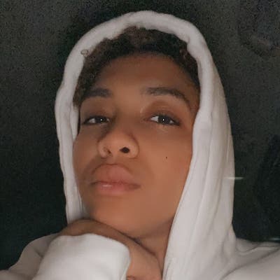 32 year old Female seeks a small or large room Main Photo