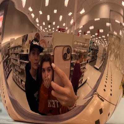 19 year old female looking for Las Vegas room Main Photo