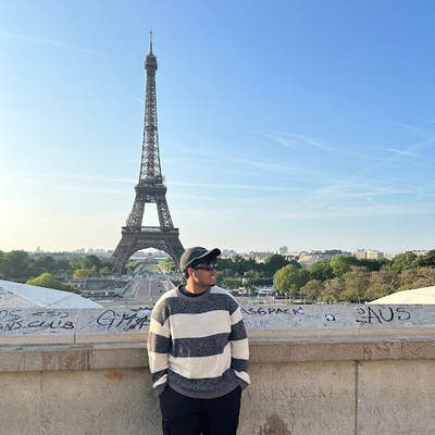 Professional Male seeks a small or large room Main Photo