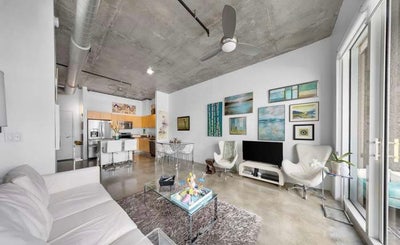 Heart of downtown Main Photo